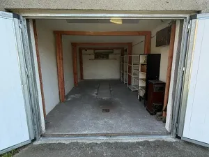 Pronájem garáže, Ostrava, Newtonova, 19 m2
