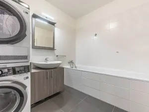 Prodej bytu 2+kk, Praha - Hostavice, U Hostavického potoka, 50 m2