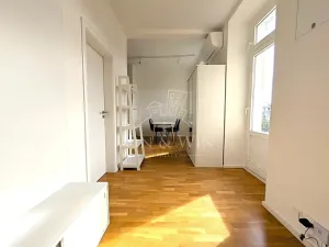 Pronájem bytu 2+kk, Praha - Vršovice, Bulharská, 52 m2