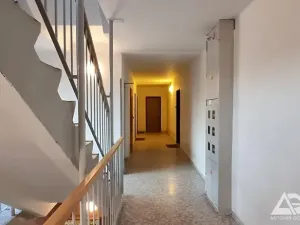 Pronájem bytu 3+1, Praha - Dejvice, Krohova, 76 m2