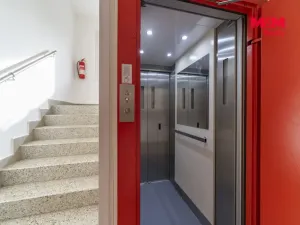 Prodej bytu 2+1, Karlovy Vary, Úvalská, 63 m2
