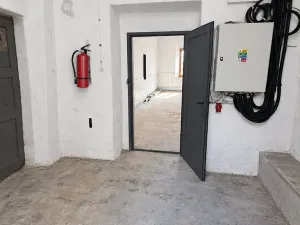 Pronájem skladu, Červené Pečky, Dr. Dvořáka, 33 m2