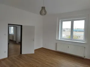 Pronájem bytu 2+1, Praha - Vysočany, Poděbradská, 77 m2
