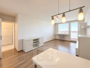 Pronájem bytu 2+kk, Praha - Hloubětín, Slévačská, 48 m2
