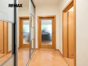 Prodej bytu 1+kk, Praha - Strašnice, Názovská, 35 m2