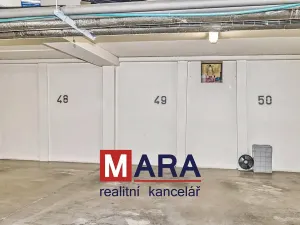 Pronájem garážového stání, Olomouc, Fischerova, 15 m2
