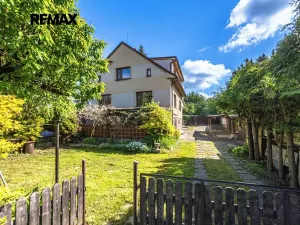 Prodej rodinného domu, Kamenice, Pražská, 182 m2