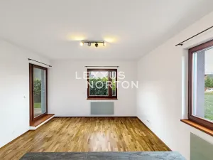 Pronájem bytu 2+kk, Praha - Uhříněves, V bytovkách, 54 m2