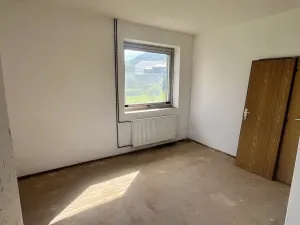 Dražba činžovního domu, Komorní Lhotka, 1000 m2