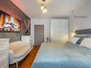 Prodej bytu 4+1, Mariánské Lázně, Na Třešňovce, 80 m2