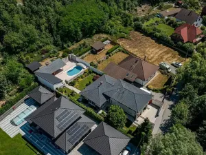 Pronájem rodinného domu, Benátky, 241 m2