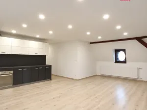 Pronájem bytu 3+kk, Šternberk, náměstí Svobody, 75 m2