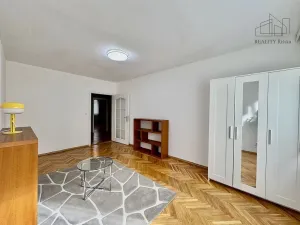 Pronájem bytu 3+1, Průhonice, Na Sídlišti III, 66 m2
