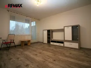 Pronájem bytu 1+kk, Praha - Suchdol, Sídlištní, 38 m2