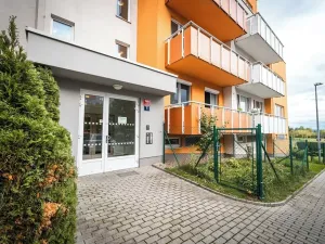 Pronájem bytu 1+kk, Praha - Kyje, Sicherova, 33 m2