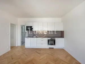 Pronájem bytu 2+kk, Praha - Nové Město, Štěpánská, 42 m2