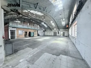 Pronájem obchodního prostoru, Praha - Horní Počernice, Komárovská, 442 m2