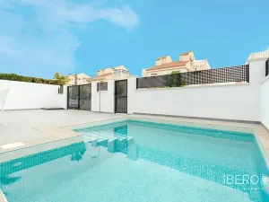 Prodej vily, Torrevieja, Španělsko, 95 m2