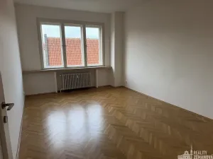 Pronájem bytu 2+1, Praha - Malá Strana, Šeříková, 50 m2