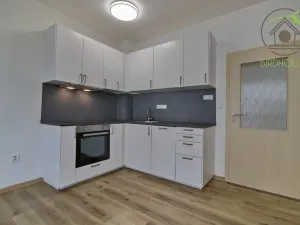 Pronájem bytu 2+kk, Jesenice, Cedrová, 69 m2
