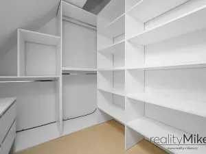 Pronájem bytu 4+kk, Liberec, Na Výšinách, 158 m2