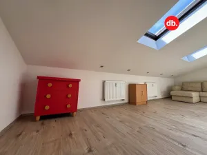 Pronájem bytu 2+kk, Karlovy Vary, Závodu míru, 60 m2