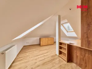 Prodej rodinného domu, Bernartice, 226 m2