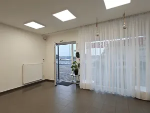 Pronájem obchodního prostoru, Ivančice, Boží Hora, 30 m2