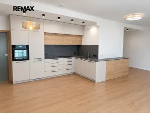 Prodej kanceláře, Slavkov u Brna, 81 m2