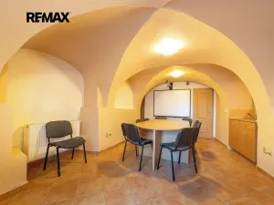 Prodej činžovního domu, Šumperk, nám. Míru, 220 m2