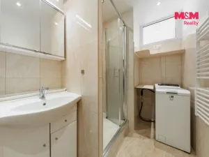 Prodej bytu 3+1, Karlovy Vary, Šumavská, 64 m2