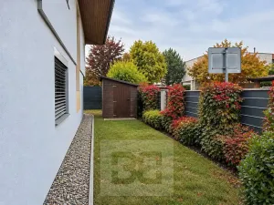 Pronájem bytu 2+kk, Roztoky, V Solníkách, 45 m2