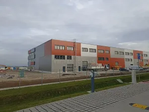 Pronájem výrobních prostor, Praha - Horní Počernice, K Bílému vrchu, 5500 m2