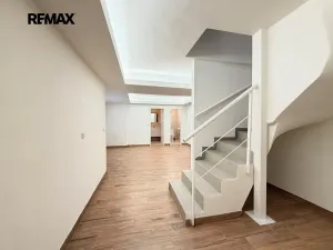 Pronájem vily, Praha - Nebušice, Na Malé Šárce, 302 m2
