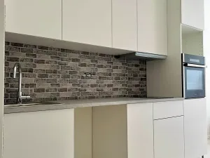 Pronájem bytu 1+kk, Praha - Hostavice, Českobrodská, 35 m2