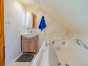 Prodej rodinného domu, Stará Paka - Roškopov, 216 m2