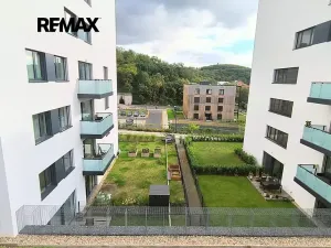 Pronájem bytu 1+kk, Praha - Smíchov, Podbělohorská, 39 m2