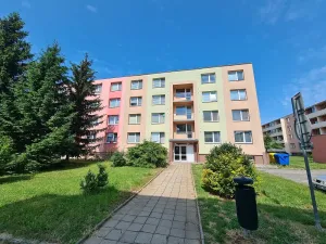 Pronájem bytu 1+1, Hrušovany u Brna, Sídliště, 35 m2
