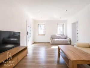 Prodej vícegeneračního domu, Žeretice, 320 m2