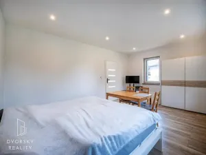 Prodej vícegeneračního domu, Žeretice, 320 m2