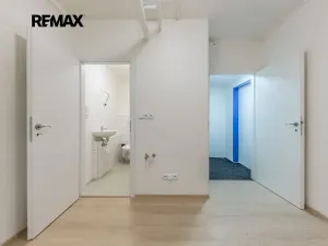 Prodej kanceláře, Praha - Střížkov, Děčínská, 45 m2