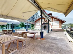Dražba restaurace, Praha - Holešovice, Jankovcova, 1096 m2