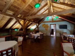 Dražba restaurace, Praha - Holešovice, Jankovcova, 1096 m2