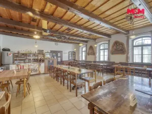 Prodej obchodního prostoru, Hradec Králové - Svinary, Podhůrská, 633 m2