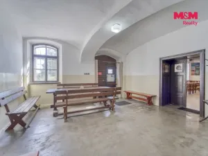 Prodej obchodního prostoru, Hradec Králové - Svinary, Podhůrská, 633 m2