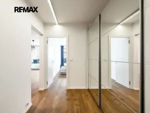Pronájem bytu 2+kk, Praha - Vysočany, Pod Harfou, 55 m2