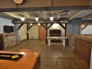 Pronájem restaurace, Čisovice, 181 m2