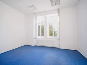 Pronájem kanceláře, Jičín, 17. listopadu, 688 m2