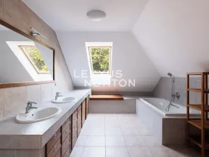 Prodej rodinného domu, Zvole, Hlavní, 378 m2