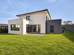 Prodej rodinného domu, Kounice, 233 m2